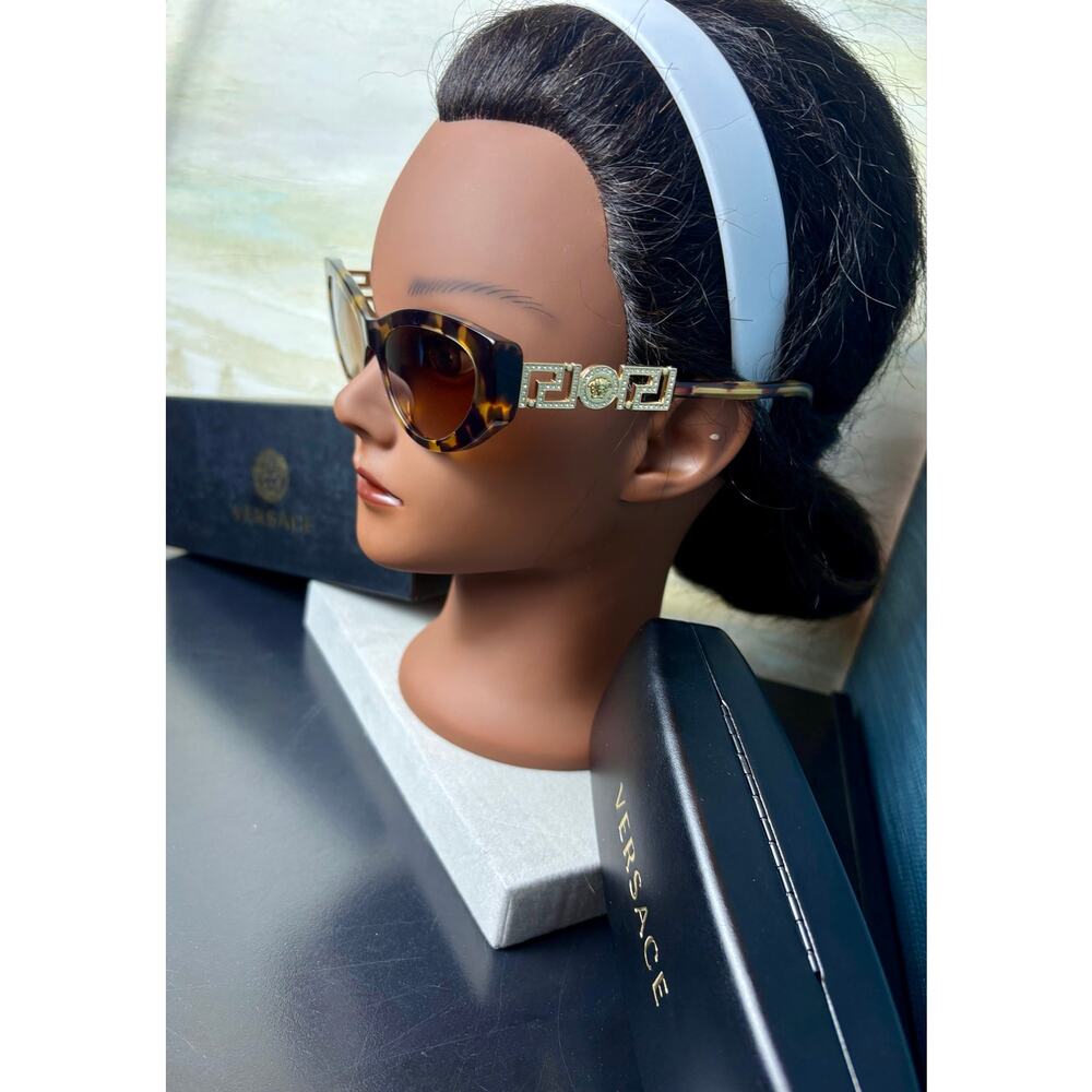 Never Worn - Versace - Cat Eye Sunglasses VE4470-B 5470/13 - Picture 7 of 12